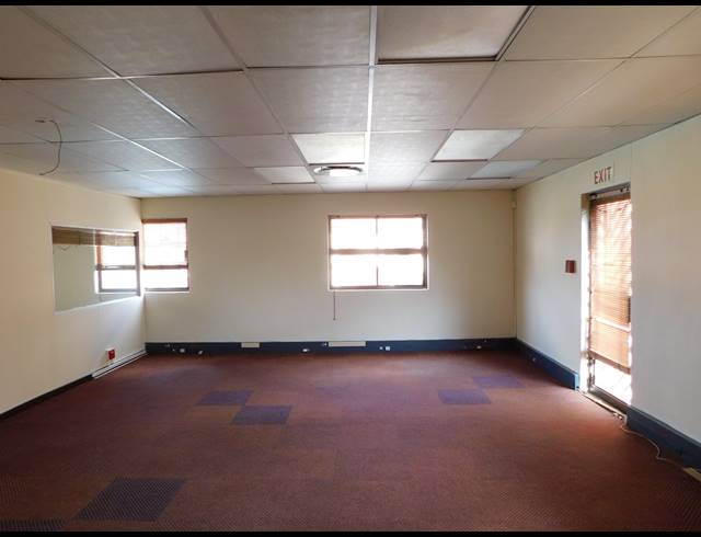 90M² OFFICE TO LET IN ALLEN'S NEK